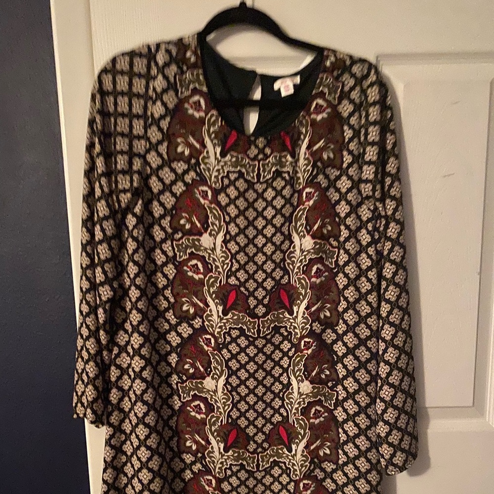 Short long sleeved dress